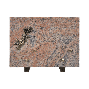 plaque funéraire en granit rosé (24cm x 18cm)