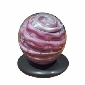 plaque funéraire en granit et boule de sulfure de verre 10 cm de diamètre (11cmx12cm) rose