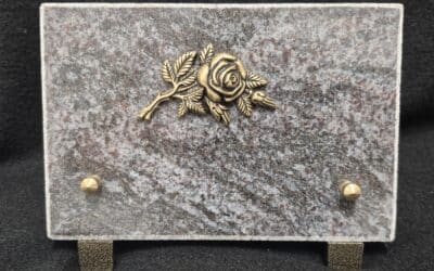 Plaques Funéraires en Granit : Un Choix Intemporel pour un Hommage Éternel