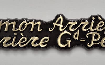 Personnalisation des Plaques Funéraires : Idées pour Marquer un Hommage Unique