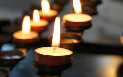 Tendances des Plaques Funéraires pour la Saint-Valentin : Célébrer l&rsquo;Amour Éternel